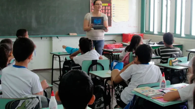 La DGE cambió el cálculo de las cuotas de escuelas privadas y les puso un tope anual del 20%