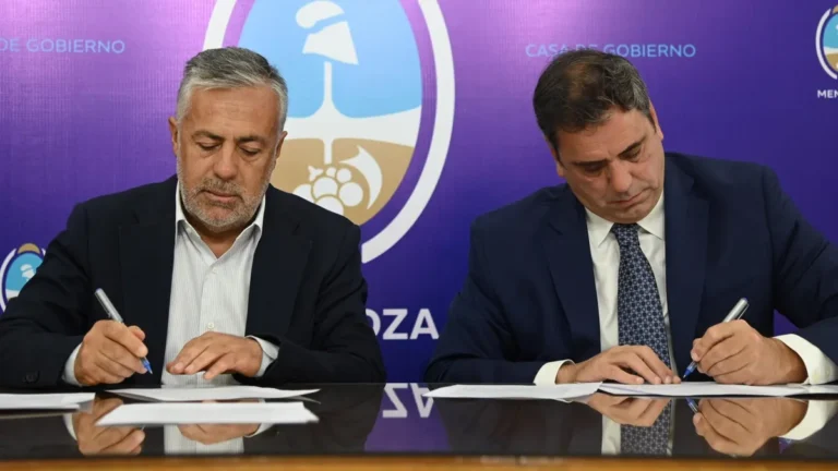 Cornejo acordó con Nación su colaboración en la mejora de servicios en el paso a Chile