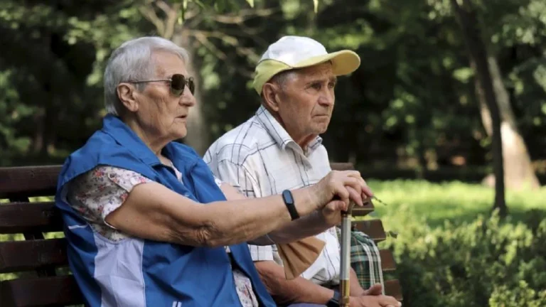 El PAMI sigue sin entregar medicamentos a los jubilados y un juez mendocino le triplicó la multa