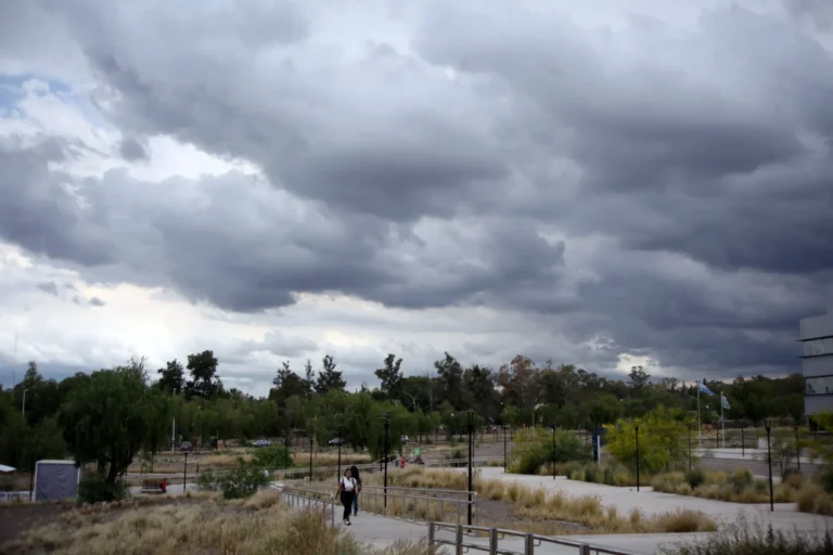 Tormentas: Defensa Civil alertó por la posible caída de granizo en el Gran Mendoza