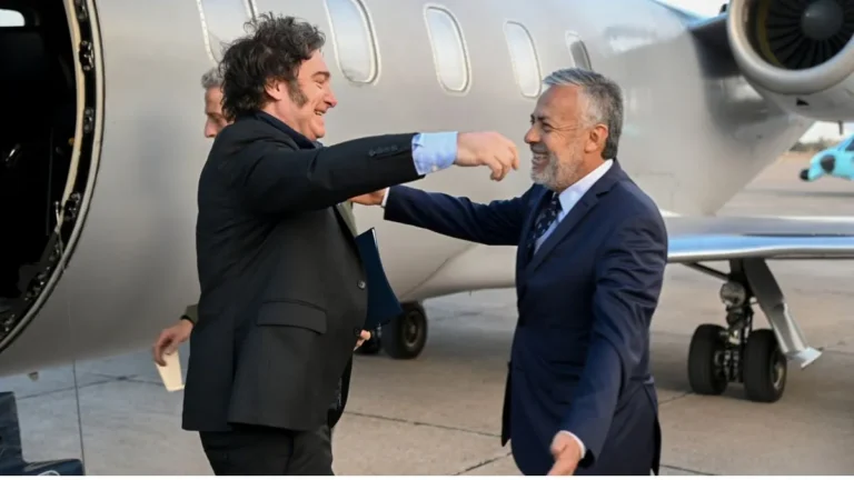 Javier Milei se bajó del Acto Central y del almuerzo bodeguero por las muertes en Bahía Blanca