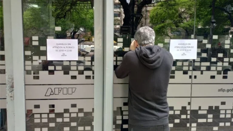 Incertidumbre y preocupación por el cierre de dos oficinas clave de ARCA en Mendoza