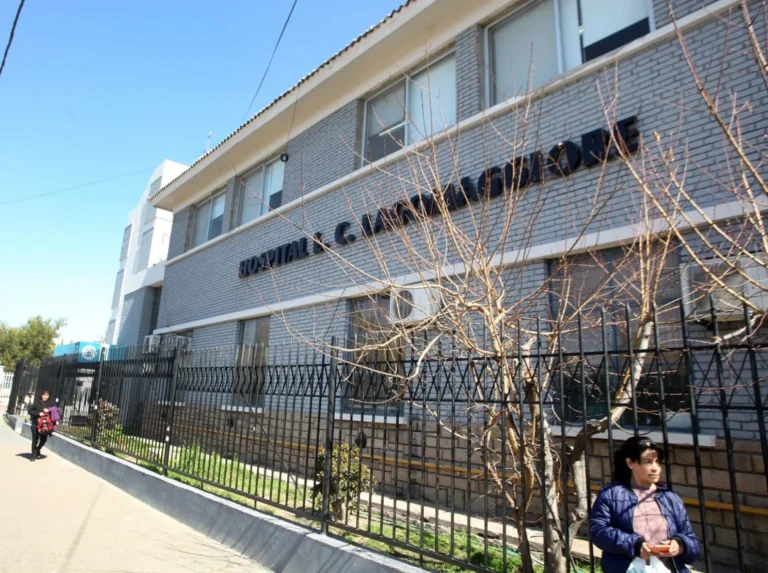 Un policía exonerado quemó a su ex pareja y a su hijo en un incendio intencional en Capital