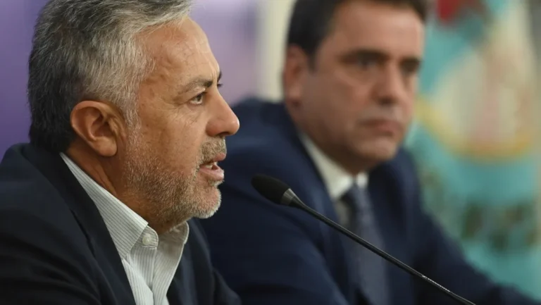 Alfredo Cornejo destacó una inversión de $5.000 millones para equipamiento destinado a la salud pública