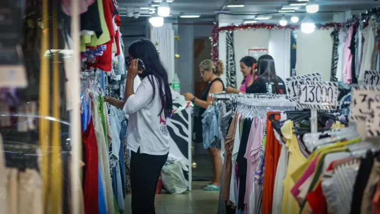 Casi todos los dueños de comercios del centro acordaron abrir el viernes 2 de mayo