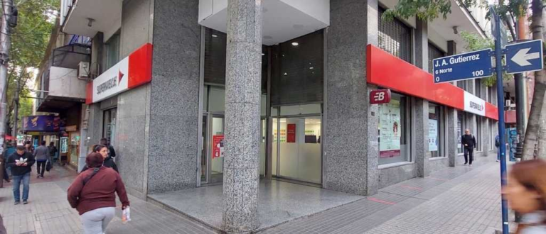 Volvió a subir el dólar y llegó a $1.200 en los bancos