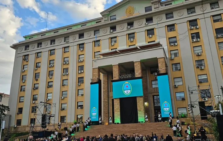 Cornejo extendió la vigencia de los contratos de empleados estatales hasta fin de año