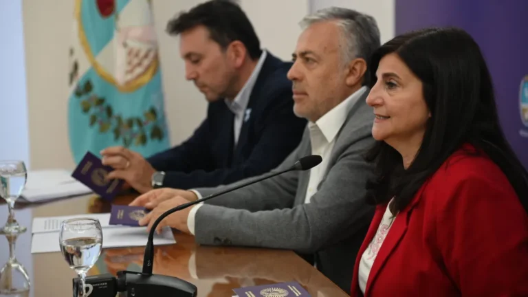 Lanzaron el Pasaporte Nacional Sanmartiniano con premios para los que logren completarlo