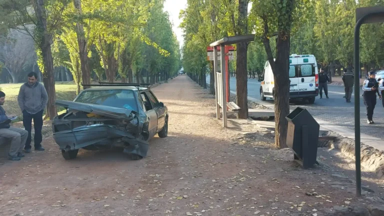 Caos vehicular en el Parque San Martín por un choque