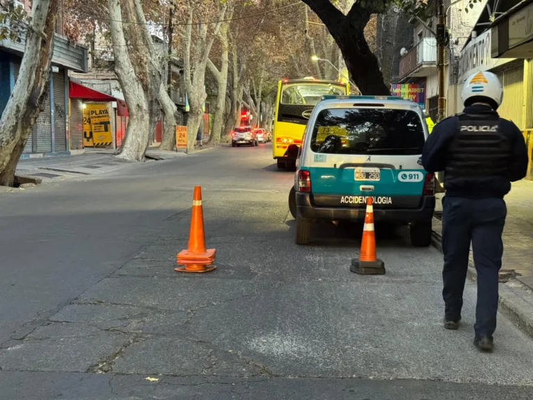 Un peatón fue atropellado por un colectivo en pleno centro