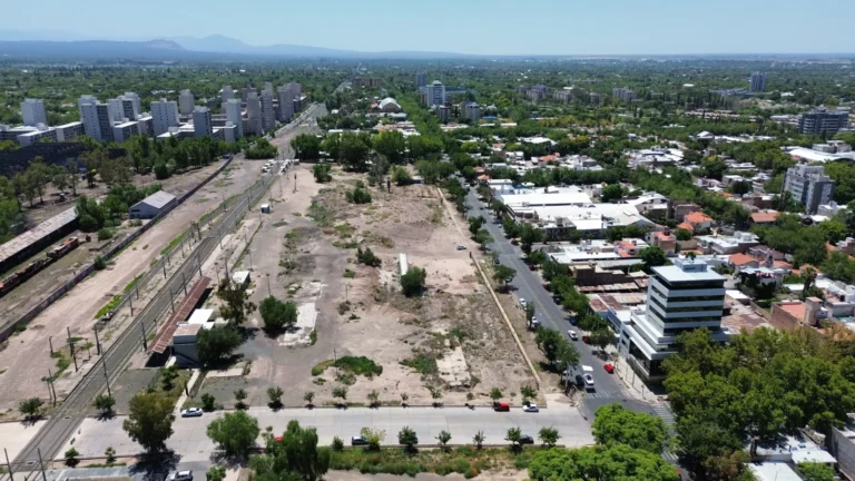 El ultimátum de Ulpiano Suarez a Nación para acelerar la subasta de los terrenos de la Estación Mendoza