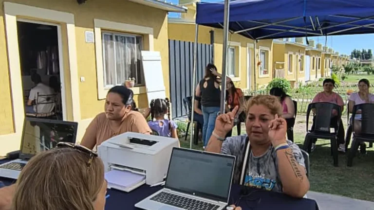 Es ley el programa que facilitará regularizar escrituras a cerca de 40.000 viviendas del IPV