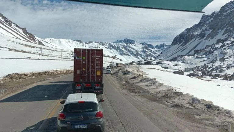 El Paso a Chile seguirá abierto tras evaluar las alertas por nevadas