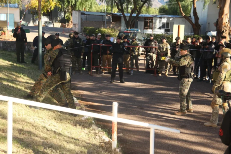 Simulacros en vivo: así testearon las Taser que usará la policía de Mendoza