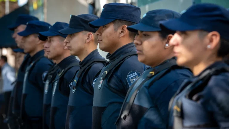 Cornejo compró 3.000 chalecos antibalas para los policías de Mendoza