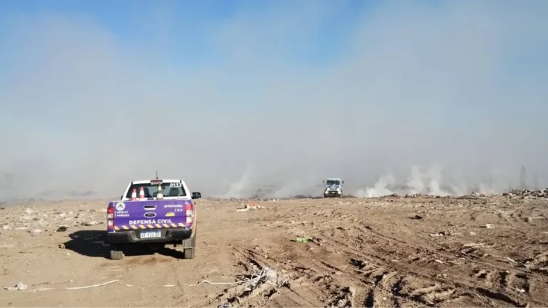 Detuvieron a un hombre tras el incendio de un terreno que funcionó como basural por décadas