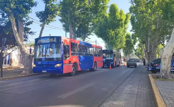 Un joven fue embestido por un colectivo en Luján de Cuyo y terminó con politraumatismos