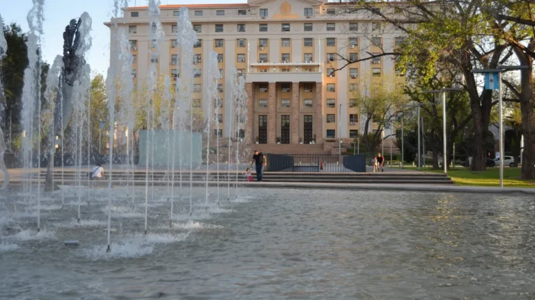 El Gobierno echó a una decena de empleados públicos por conductas inapropiadas y reiteradas inasistencias