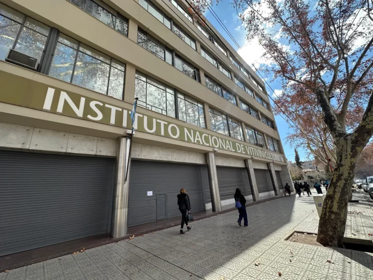 El gobierno puso en disponibilidad a 49 empleados del INV y a 300 más de otros institutos agrícolas