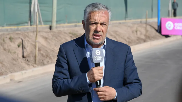 Alfredo Cornejo anunció la licitación de 12 áreas hidrocarburíferas