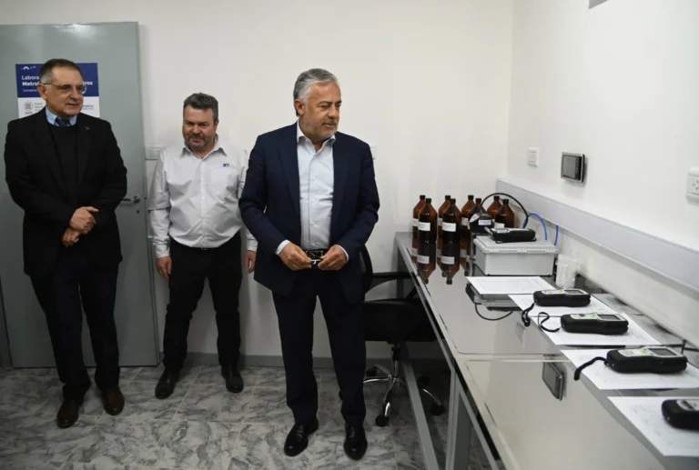 Cornejo inauguró en Luján el primer laboratorio de certificación de alcoholímetros de Cuyo