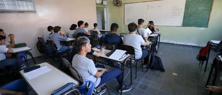 Sólo el 10% de los estudiantes terminó la escuela en tiempo y forma en la última década