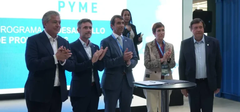 Mendoza firmó un acuerdo con YPF y el CFI para fortalecer a pymes de la cadena petrolera