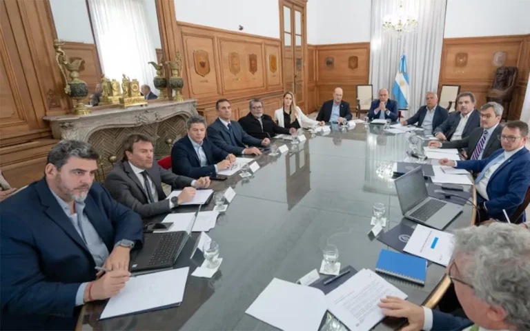 Cornejo llevó al Consejo de Mayo un diagnóstico para mejorar el reparto de la coparticipación