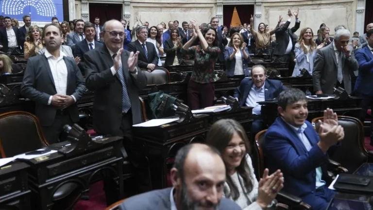 Diputados rechazó por mayoría los vetos de Milei a la emergencia pediátrica y al financiamiento universitario