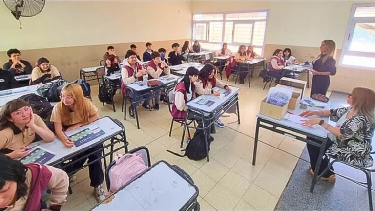 La DGE abrió las inscripciones para que casi 30.000 alumnos de 7° grado ingresen a la secundaria
