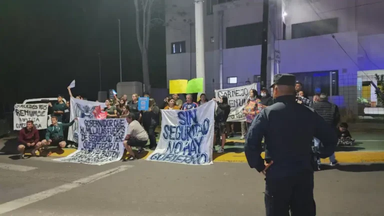 Familiares reclamaron por el policía que tiroteó y mató a un ladrón en Luján