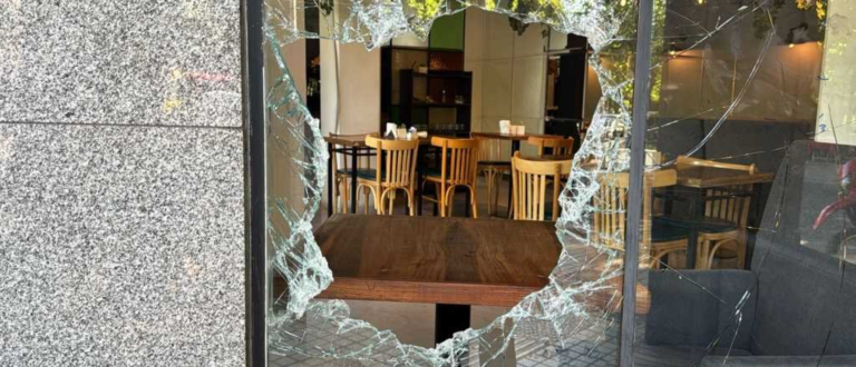 Robo en un café del centro: detuvieron a tres personas