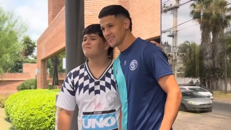 Los hinchas de Independiente Rivadavia ya viven en Córdoba la previa de la semifinal ante River