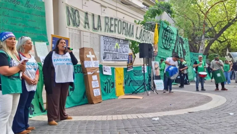 El nuevo Estatuto del Empleado Público: qué cambia en la estabilidad y los salarios caídos por cesantía