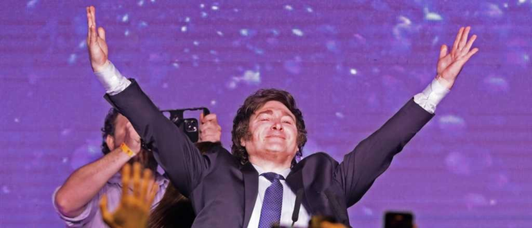 Triunfo en todo el país: Milei ganó con el 40,7% y convocó a los gobernadores