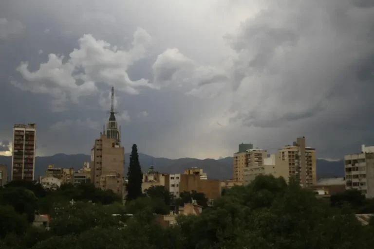 El tiempo en Mendoza: alerta por tormentas y posible caída de granizo