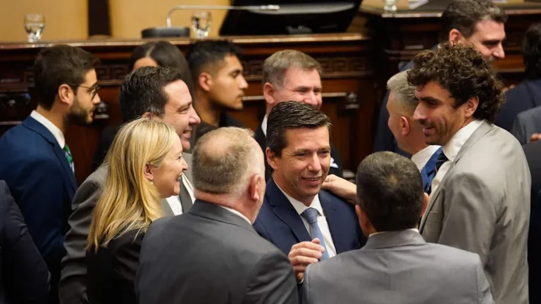 Una jugada del radicalismo puso al PJ en jaque para negociar el Presupuesto 2026