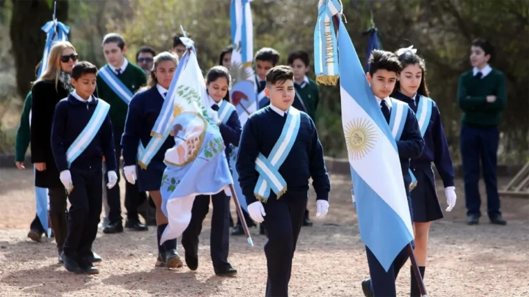 La DGE ajusta el reglamento y suma todo el recorrido escolar para elegir abanderados de Primaria