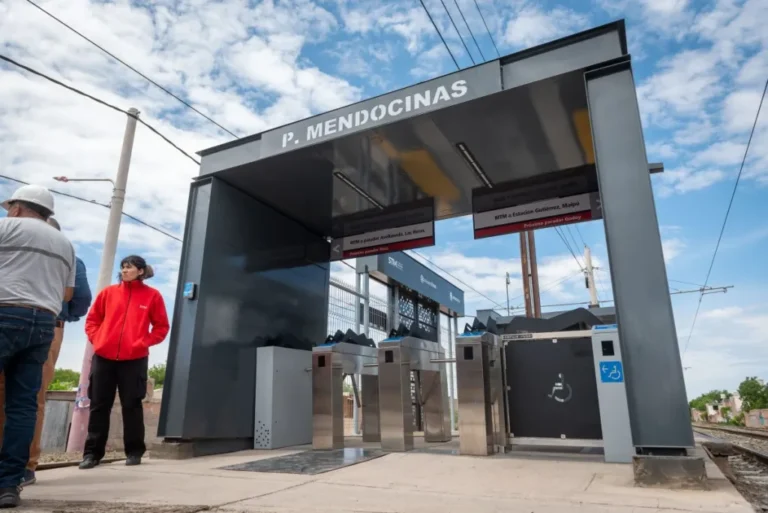 El Metrotranvía suma nuevos paradores y la obra de extensión a Luján y al aeropuerto superó el 60%